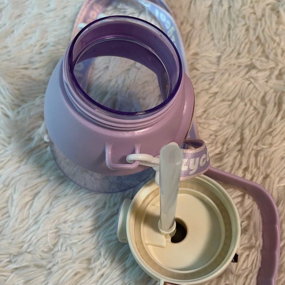 Cat Water Bottle 27oz. With handle and adjustable strap-Purple - White. Lazycat - Picture 11 of 12